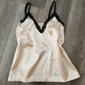 Musculosa de saten de 2da